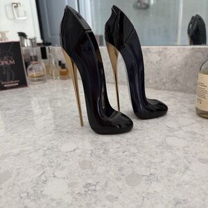 Elegant Black and Gold Women's Heels